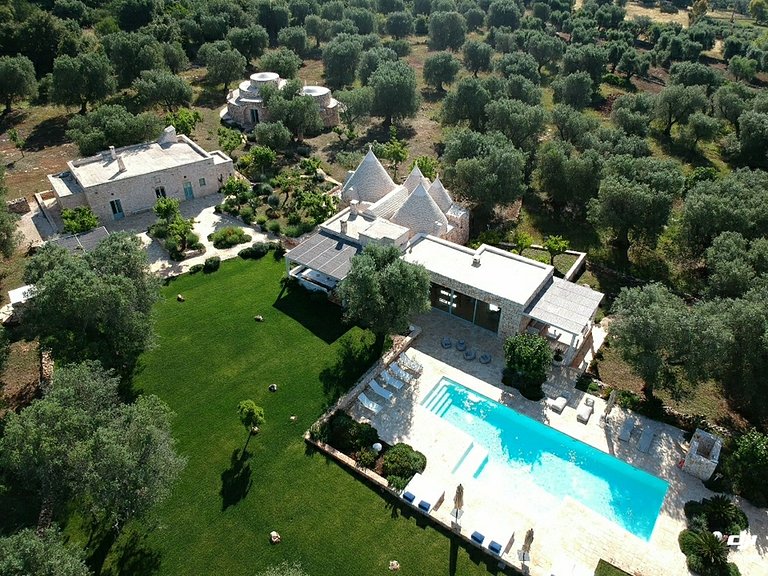 Pug012 - Splendid complex of unique countryside villas