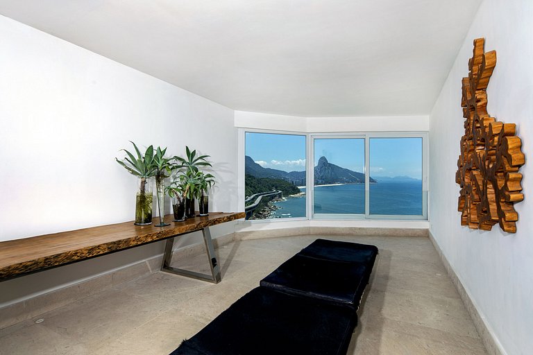 Rio012 - 5-Suite Villa with Ocean Views in Joá