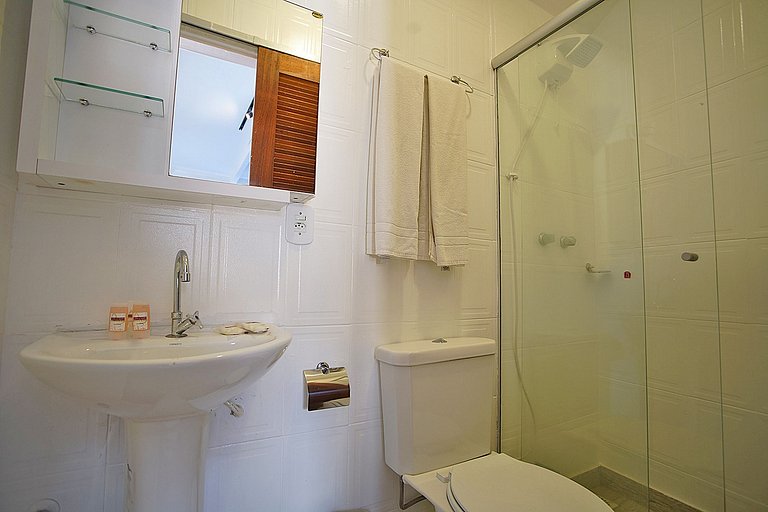 Buz013 - Linda casa frente mar em Búzios