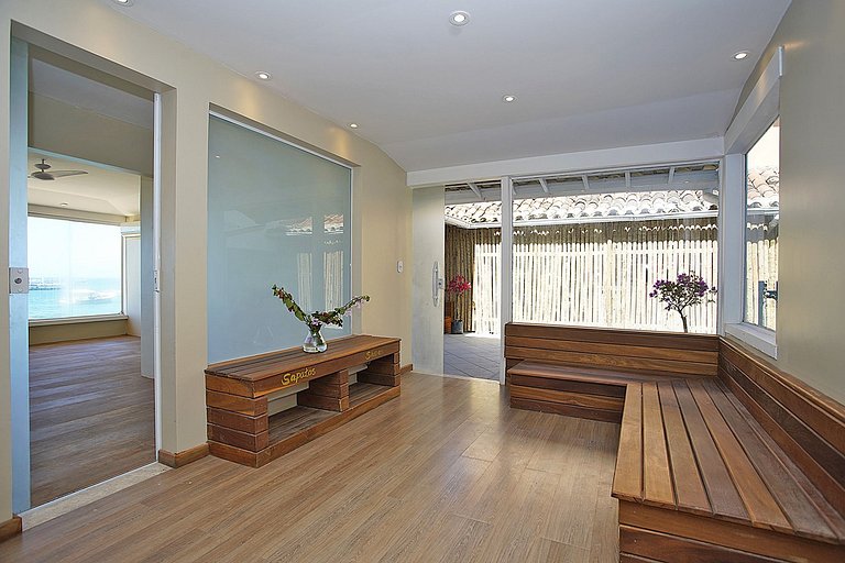 Buz013 - Linda casa frente mar em Búzios