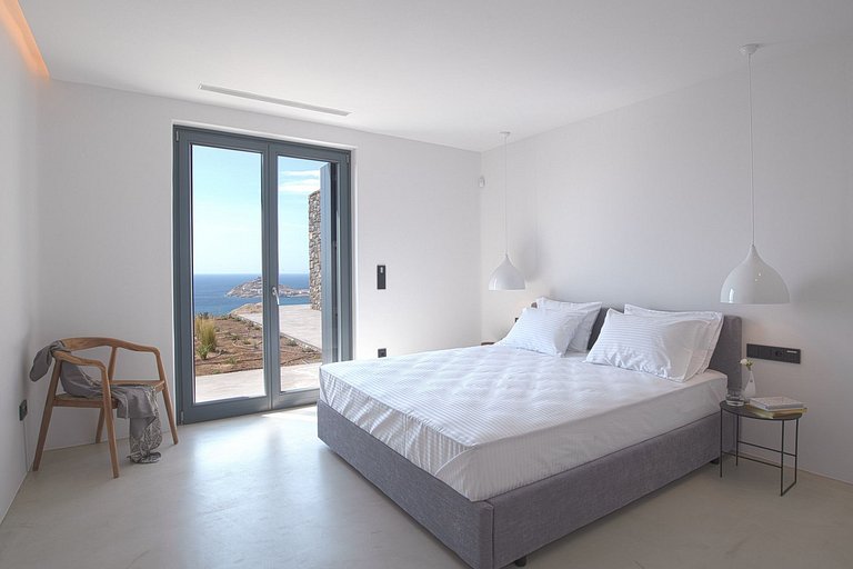 Cyc046 - Splendid villa overlooking the bay of Kalafatis
