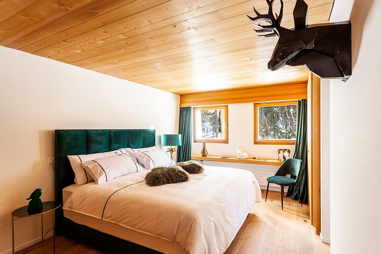 Gri008 - Luxurious Swiss ski chalet, near St. Moritz