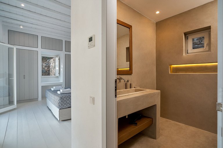 Cyc052 - Villa by Panormos Bay, Mykonos