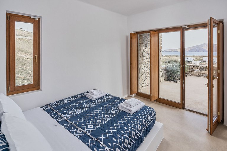 Cyc052 - Villa by the Panormos Bay, Mykonos