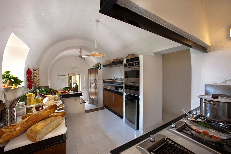 Cam010 - Modern luxurious villa in Amalfi Coast