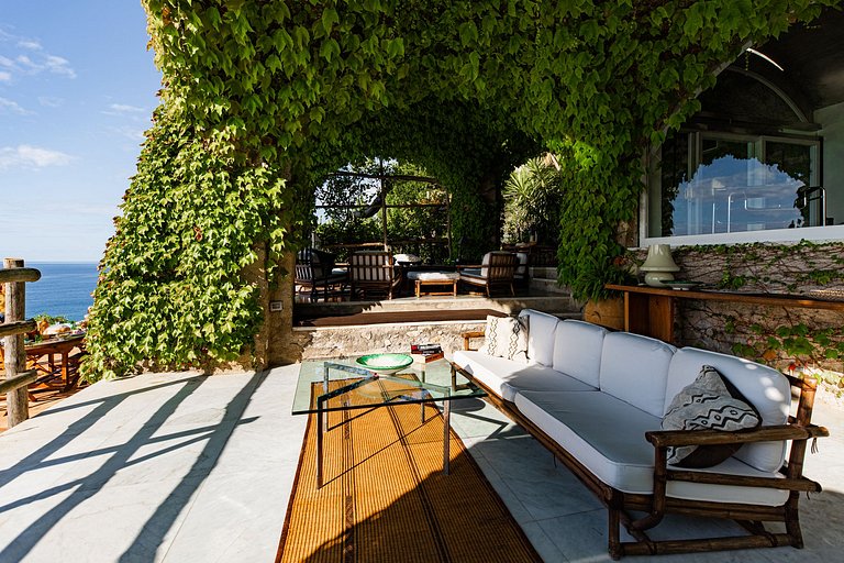 Cam010 - Modern luxurious villa in Amalfi Coast