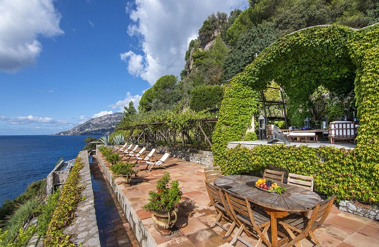 Cam010 - Modern luxurious villa in Amalfi Coast