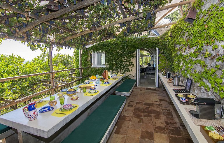 Cam010 - Modern luxurious villa in Amalfi Coast