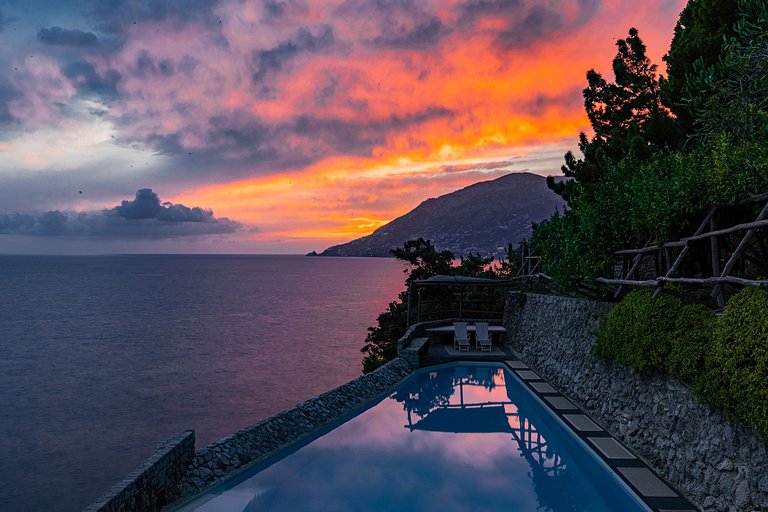 Cam010 - Modern luxurious villa in Amalfi Coast