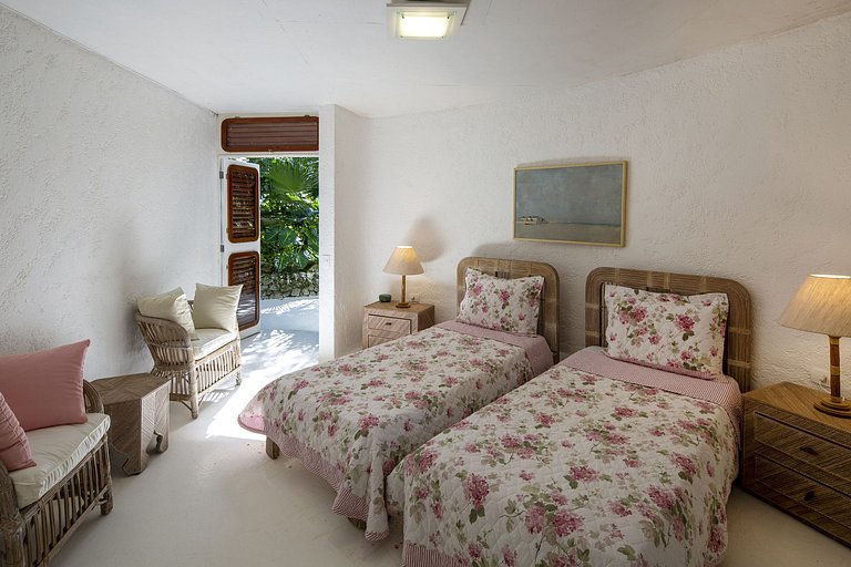 Ang101 - Ilha em Angra dos Reis