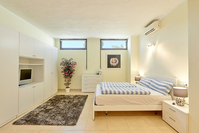Ibi005 - Classy luxury villa in Ibiza