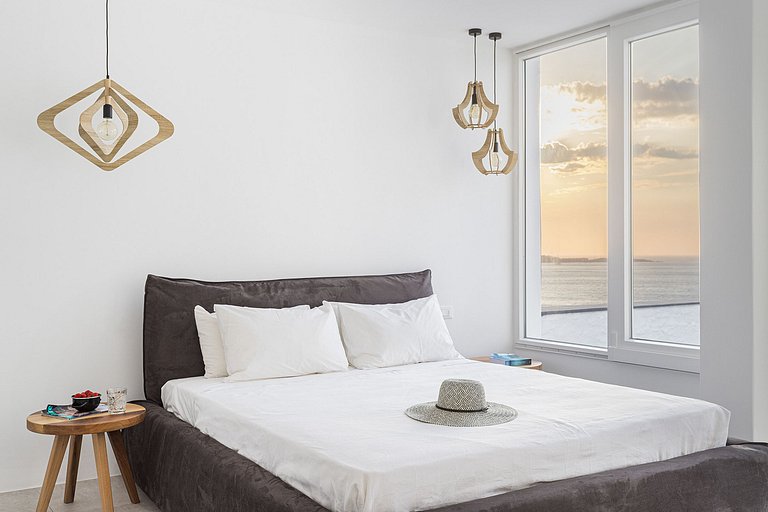 Cyc062 - Modern villa by Glyfadi Cove, Mykonos