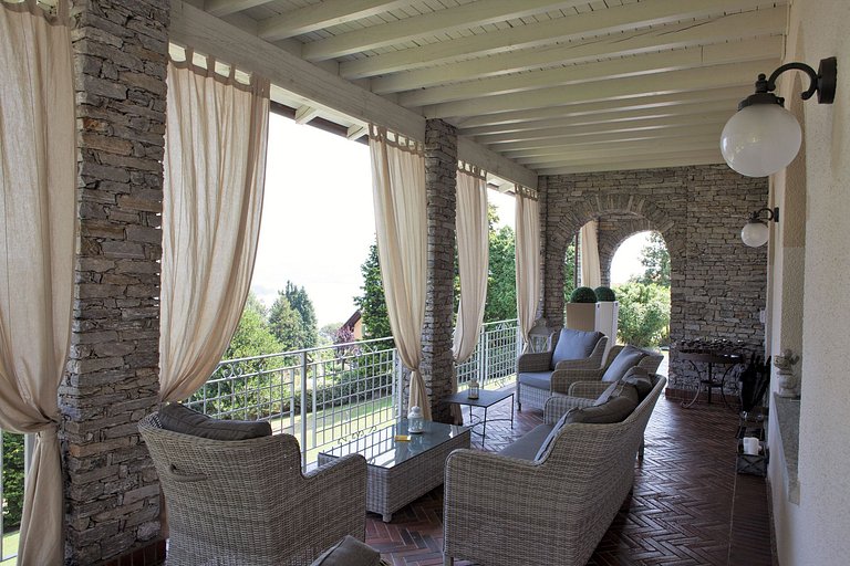 Pie005 - Villa with a view over Lake Maggiore, Baveno