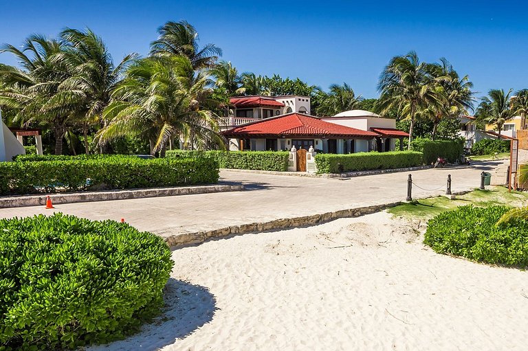Pcr008 - Colonial house by the sea in Playa del Carmen