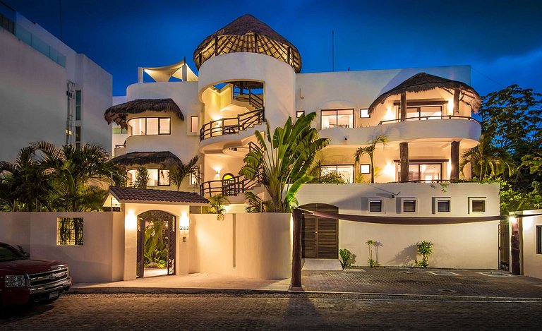 Pcr009 - Luxurious triplex villa in Playa de Carmen