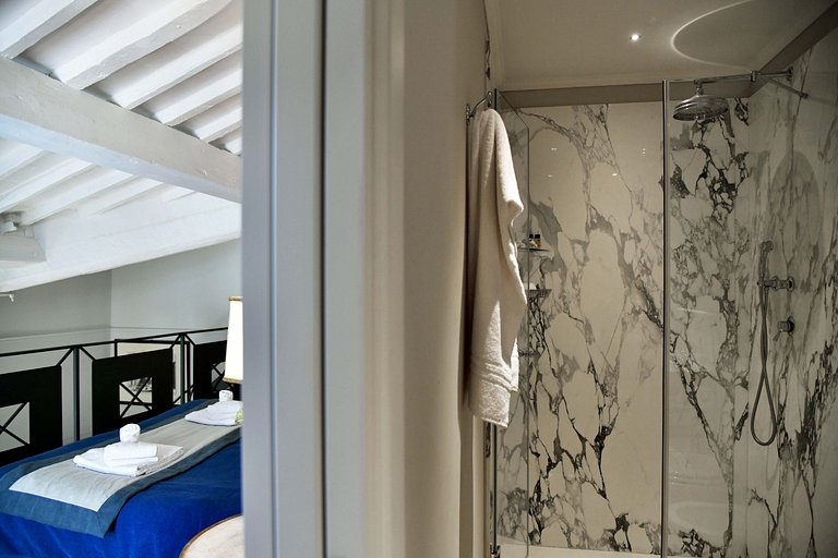 Tus015 - Comfort apartment with terrace, Florence center