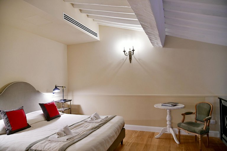 Tus016 - Luxurious 2 Room Apartment