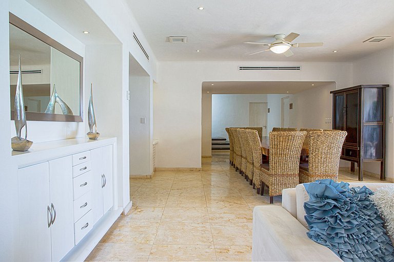 Pcr011 - Extraordinary luxury beachfront villa in Playa del