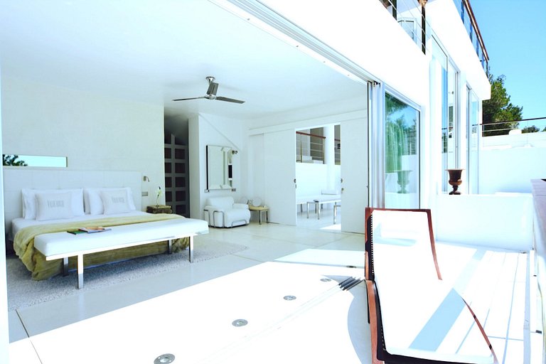 Ibi002 - Most Exclusive Luxury Villa in Ibiza