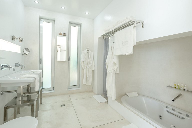 Ibi002 - Most Exclusive Luxury Villa in Ibiza