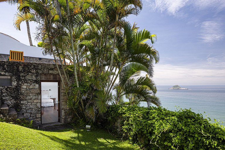 Rio014 - Beautiful villa with sea view in Joatinga