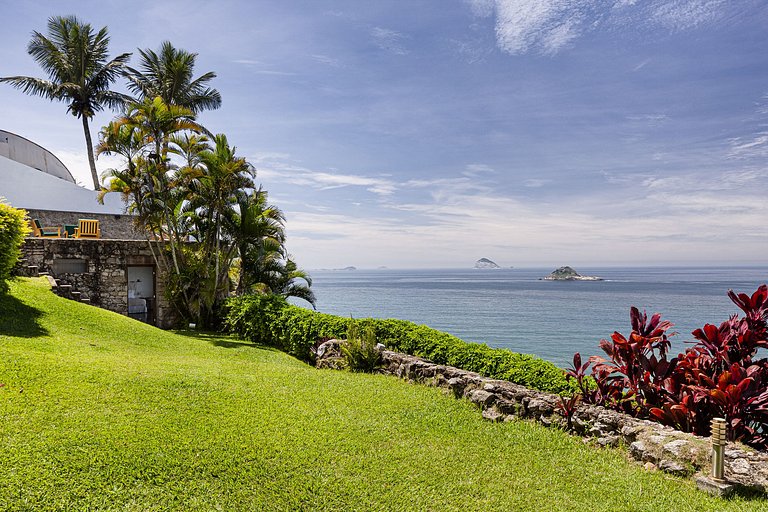 Rio014 - Beautiful villa with sea view in Joatinga