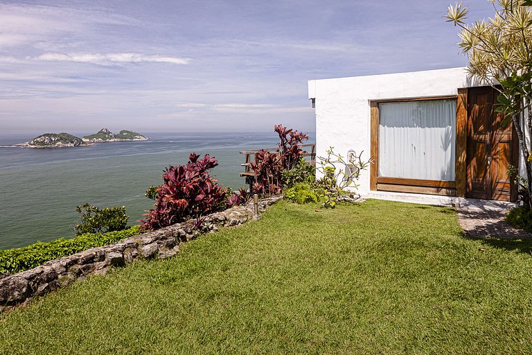 Rio014 - Beautiful villa with sea view in Joatinga