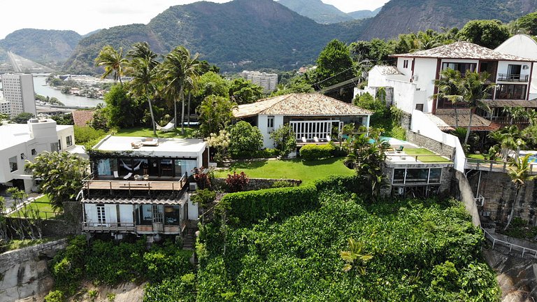 Rio014 - Beautiful villa with sea view in Joatinga