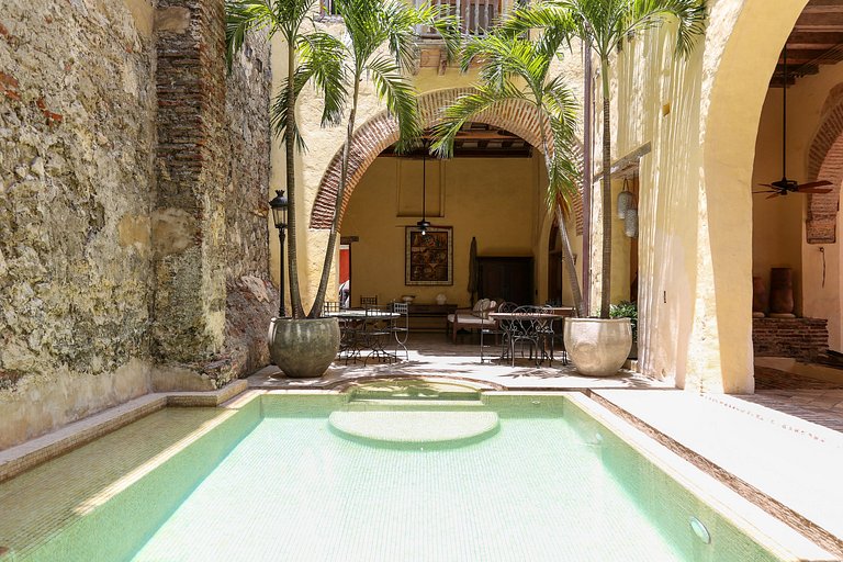 Car053 - Stunning house in the Historic Center of Cartagena