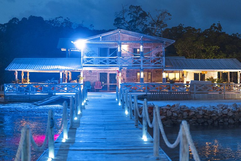 Car009 - Magnificent eco-friendly house on Tintipan Island