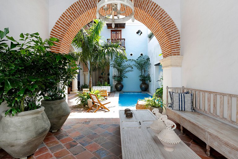 Car011 - Magnificent colonial house with pool in Cartagena