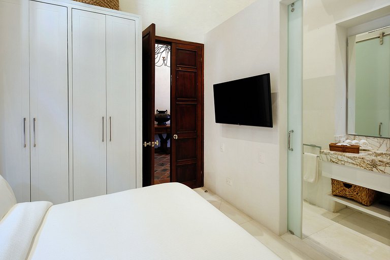 Car011 - Magnificent colonial house with pool in Cartagena