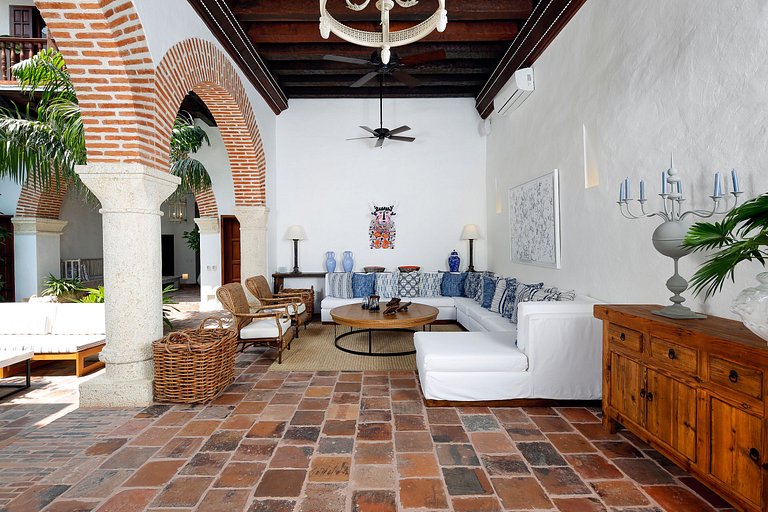 Car011 - Magnificent colonial house with pool in Cartagena