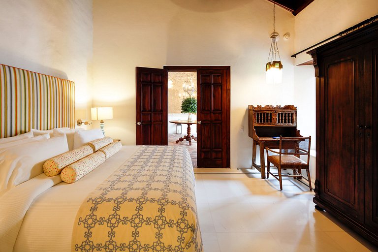 Car011 - Magnificent colonial house with pool in Cartagena