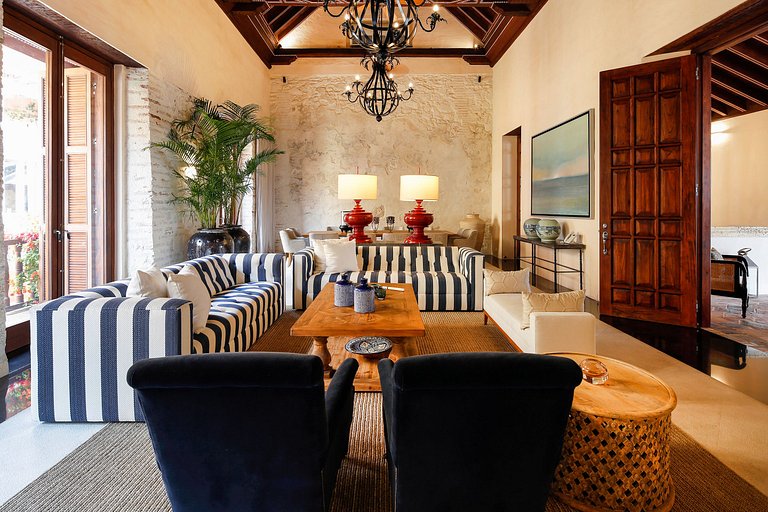 Car011 - Magnificent colonial house with pool in Cartagena