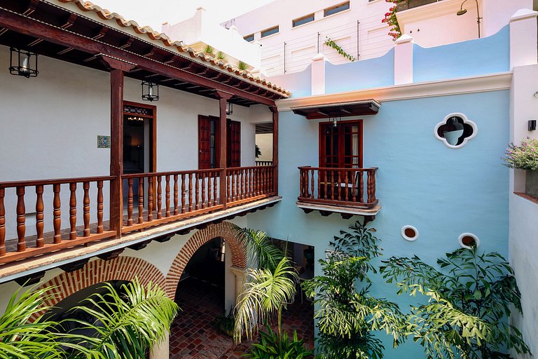 Car011 - Magnificent colonial house with pool in Cartagena