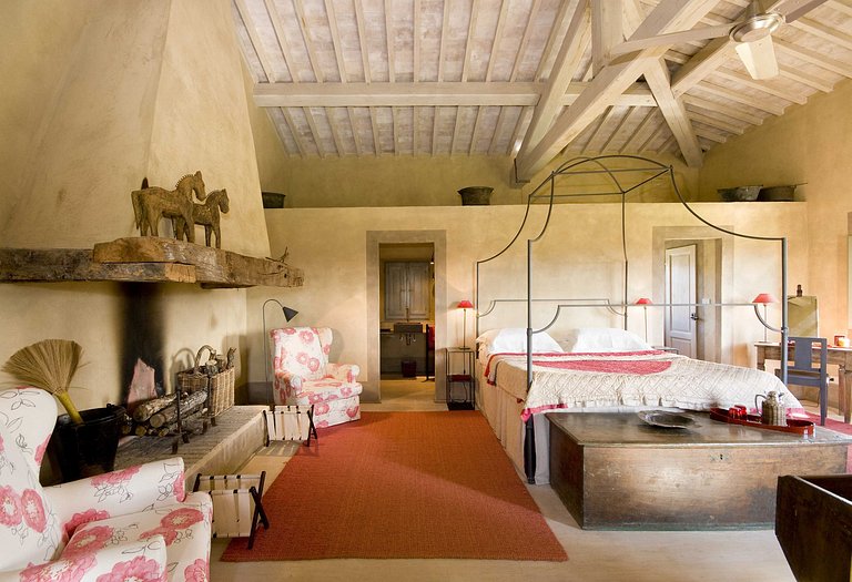Tus003 - Villa surrounded by rolling hills, Tuscany