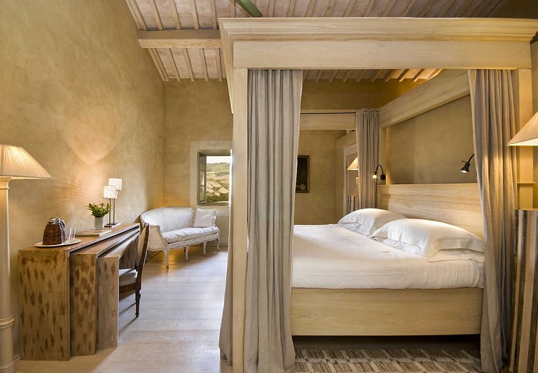 Tus003 - Villa surrounded by rolling hills, Tuscany