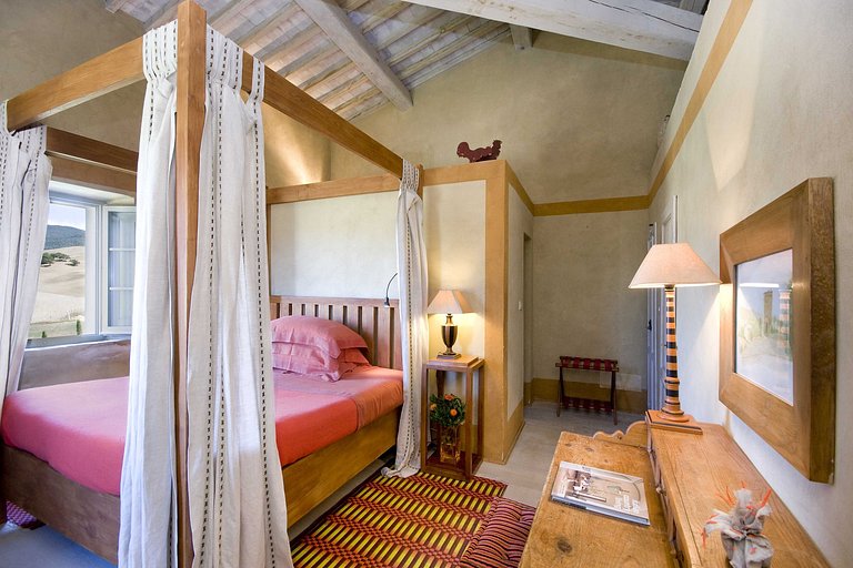 Tus003 - Villa surrounded by rolling hills, Tuscany