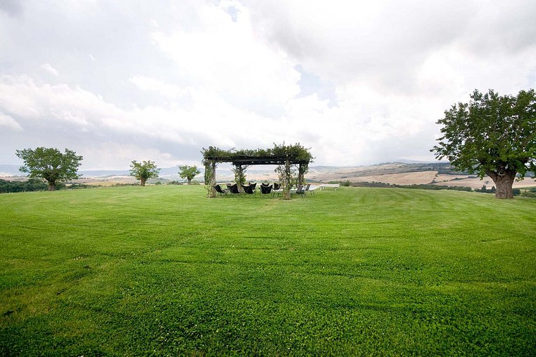 Tus003 - Villa surrounded by rolling hills, Tuscany
