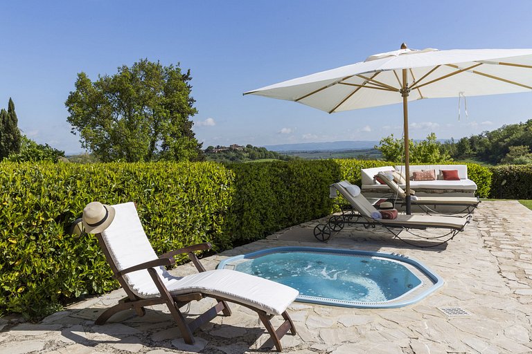 Tus004 - Villa on top of a hill, Tuscany