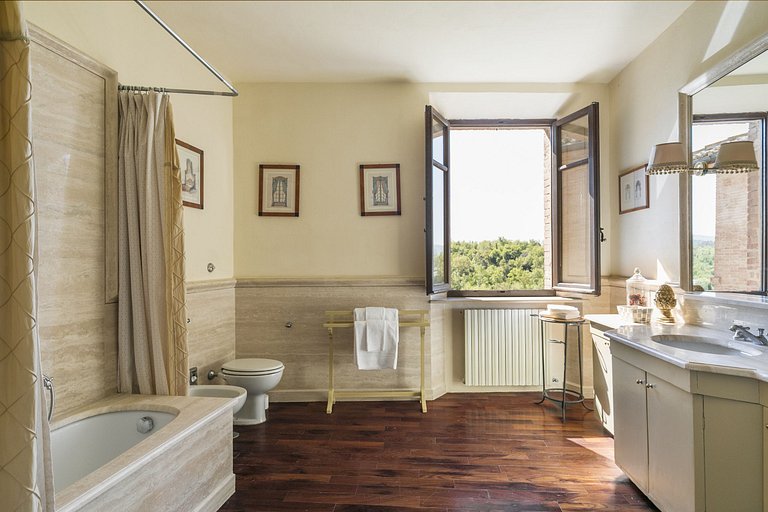 Tus004 - Villa on top of a hill, Tuscany