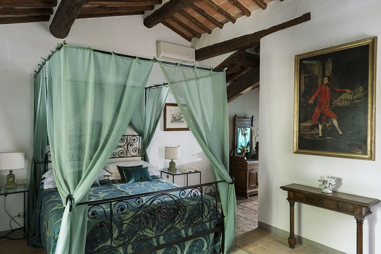 Tus004 - Villa on top of a hill, Tuscany