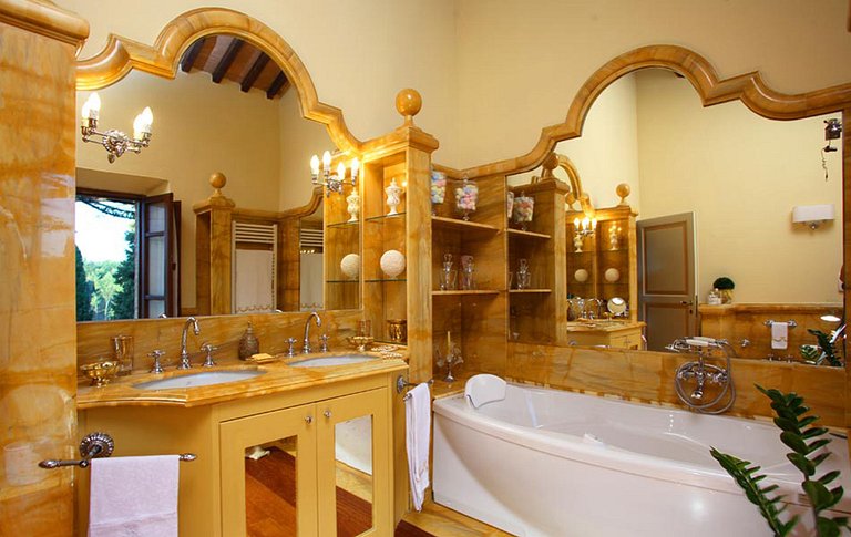 Tus004 - Villa on top of a hill, Tuscany