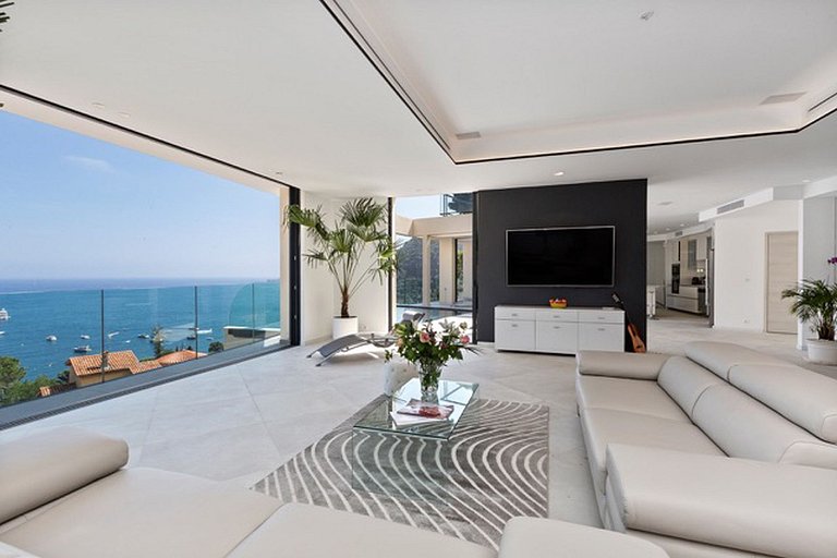 Azu005 - Villa overlooking the bay of Eze, French Riviera