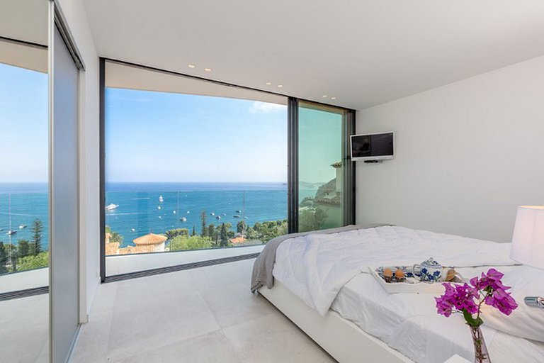 Azu005 - Villa overlooking the bay of Eze, French Riviera