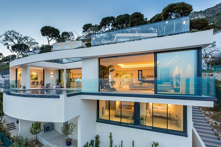 Azu005 - Villa overlooking the bay of Eze, French Riviera