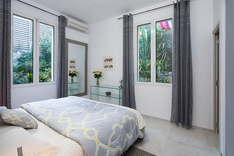 Azu006 - Luxury Villa above Eze-Sur-Mer, French Riviera