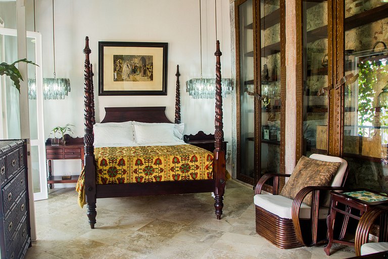 Car054 - Beautiful colonial house in the Old City, Cartagena