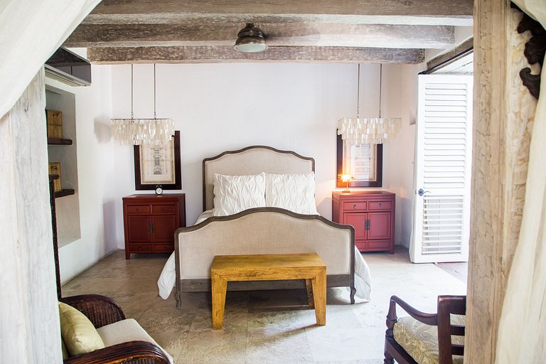 Car054 - Beautiful colonial house in the Old City, Cartagena